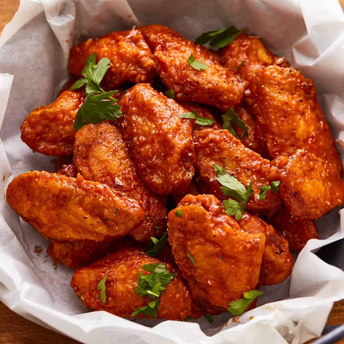 Sizzling Delight: Classic Chicken Wings