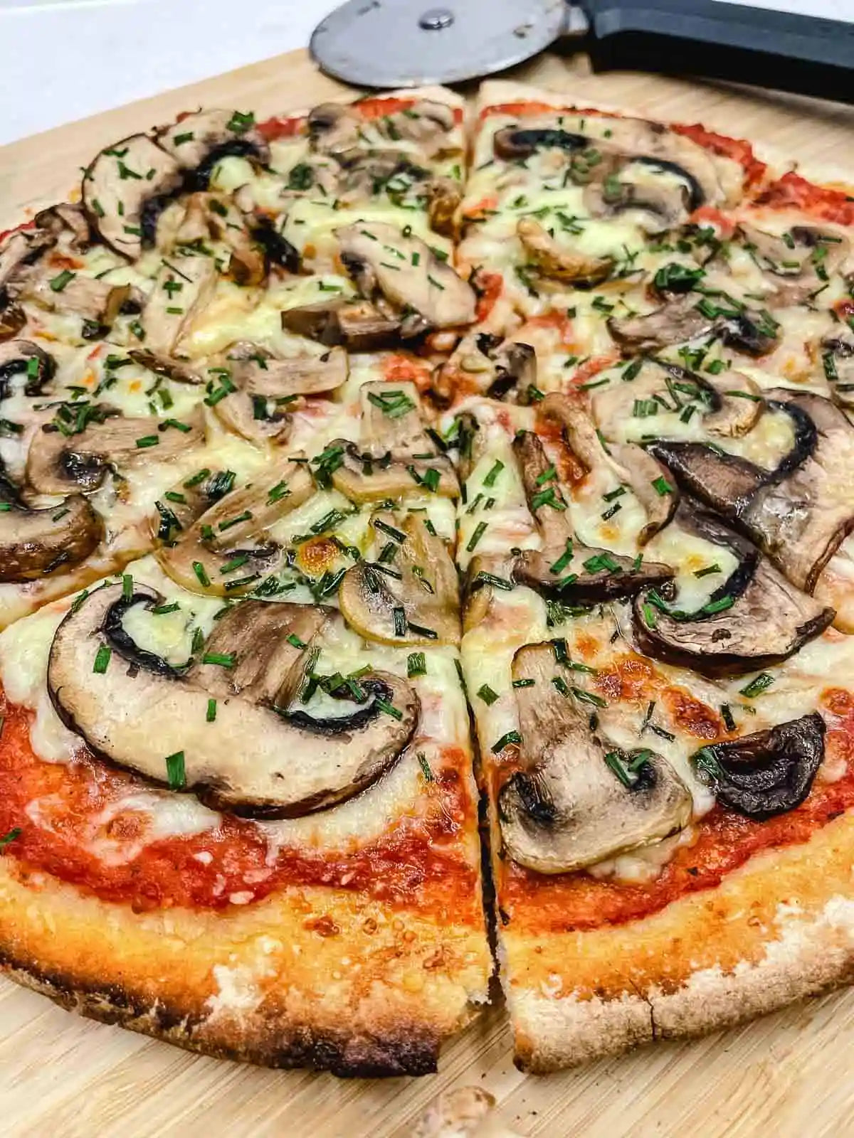 Mushroom Classic Pizza: A Slice of Earthy Elegance!